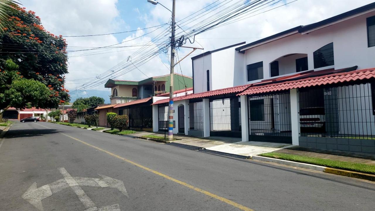 Don Carlos Place Upper Unit 阿拉胡埃拉 外观 照片