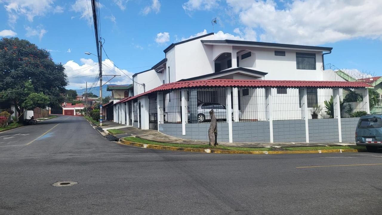 Don Carlos Place Upper Unit 阿拉胡埃拉 外观 照片