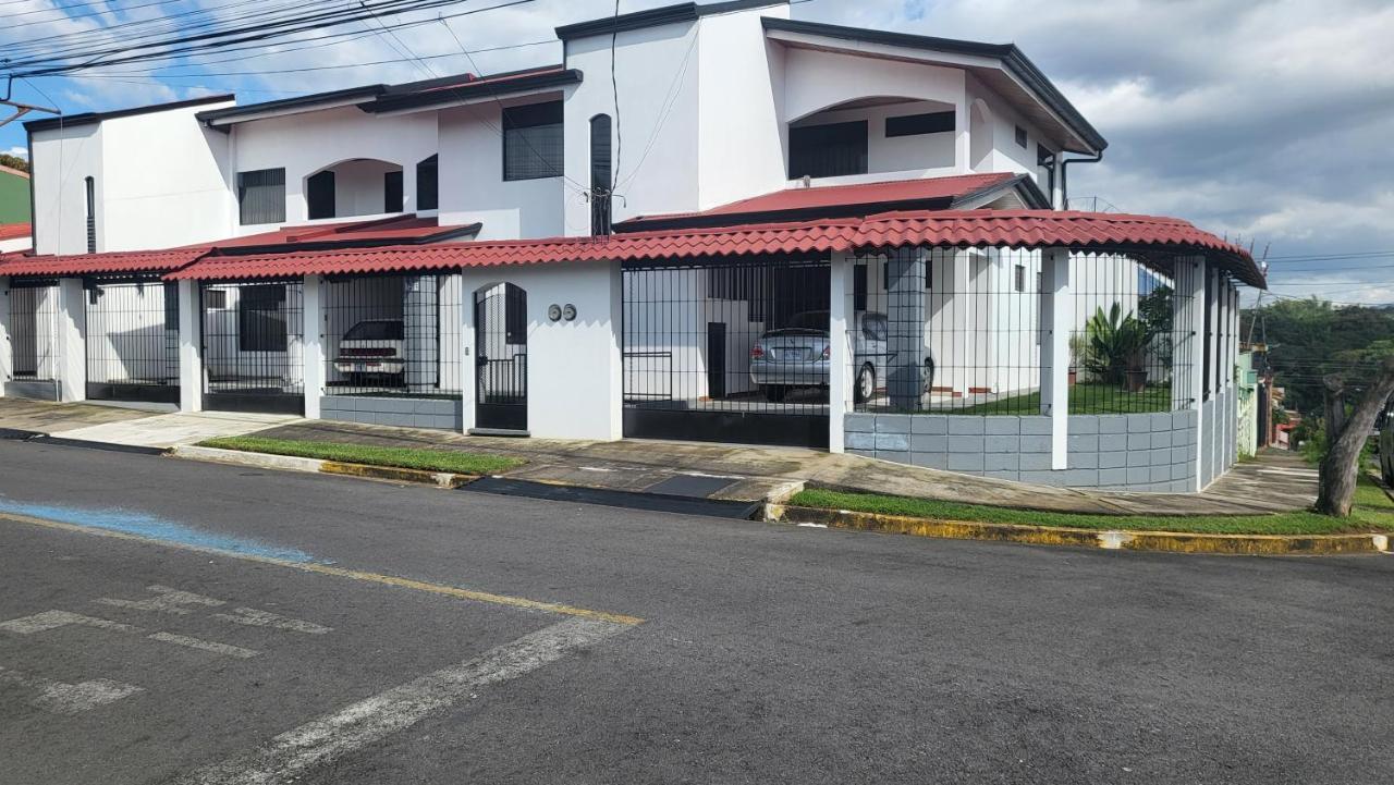 Don Carlos Place Upper Unit 阿拉胡埃拉 外观 照片